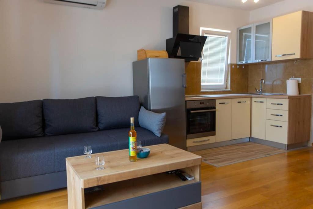Apartments Vladimir #3 Makarska Esterno foto